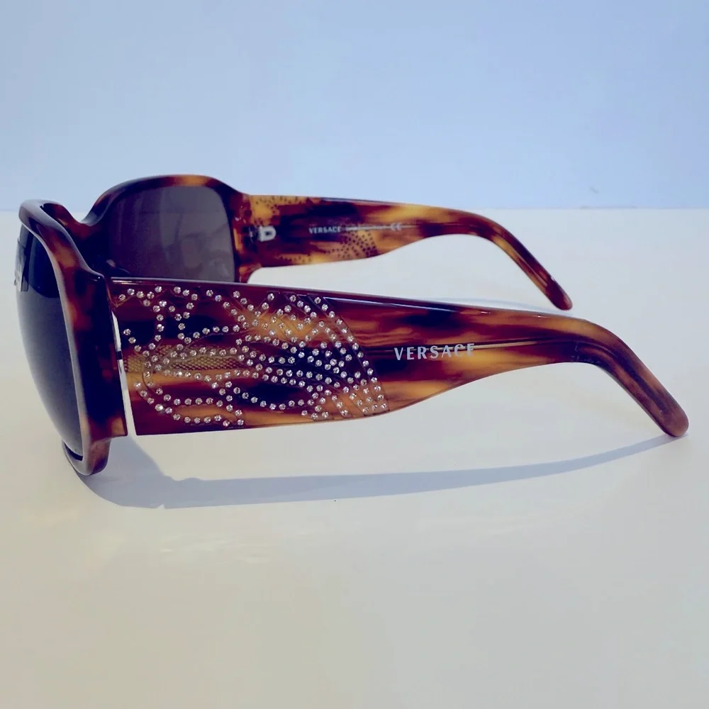 ๐ Authentic Versace Brown Sunglasses with Swaroski Crystals Details - Picture 5 of 11